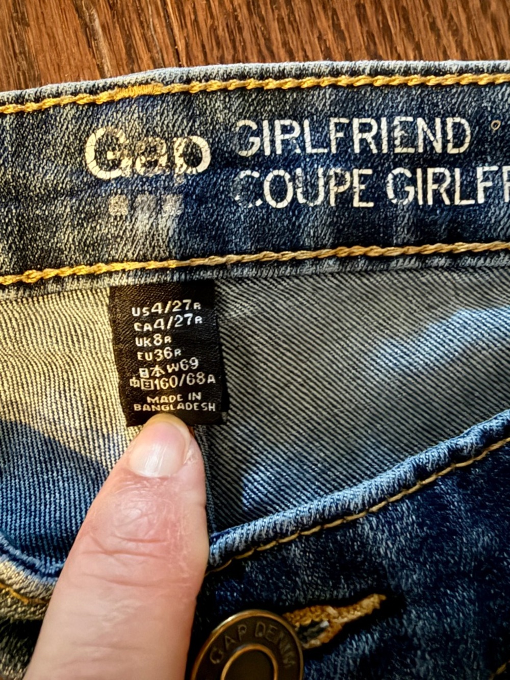 GAP Girlfriend Jeans in Dark Blue Denim - Picture 3 of 6